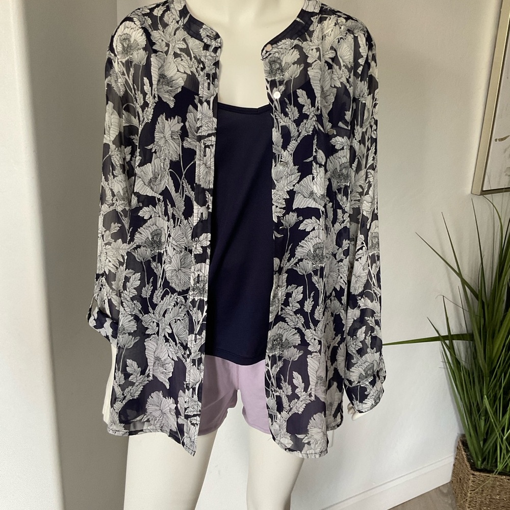 Liz Claiborne Navy and White Floral Blouse